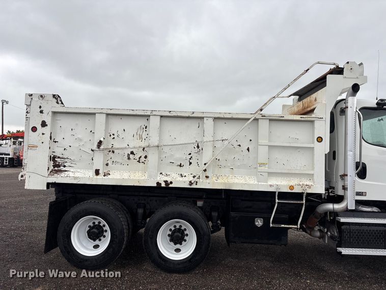 image for item EG9213 2014 Freightliner 114SD dump truck