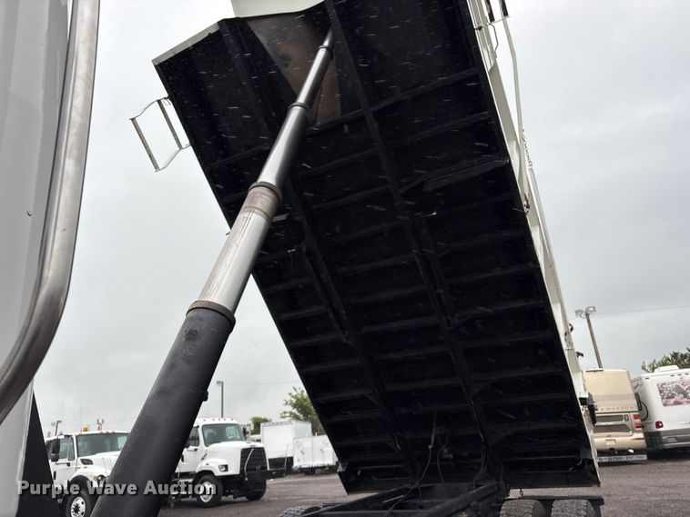 image for item EG9213 2014 Freightliner 114SD dump truck