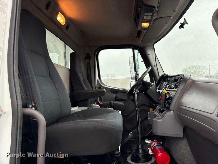 image for item EG9213 2014 Freightliner 114SD dump truck