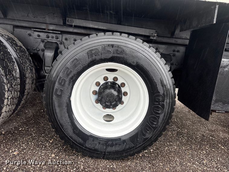 image for item EG9213 2014 Freightliner 114SD dump truck