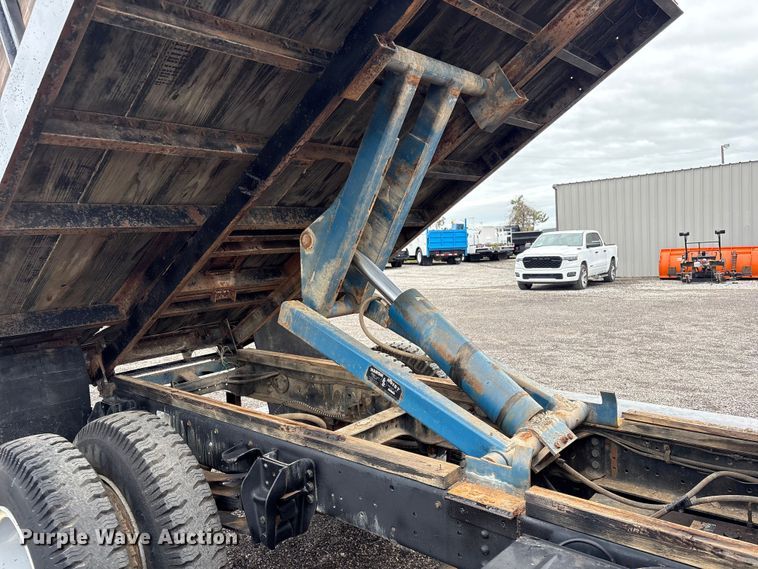 image for item EG9214 1994 Ford F600 dump flatbed truck