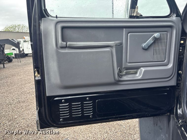image for item EG9214 1994 Ford F600 dump flatbed truck