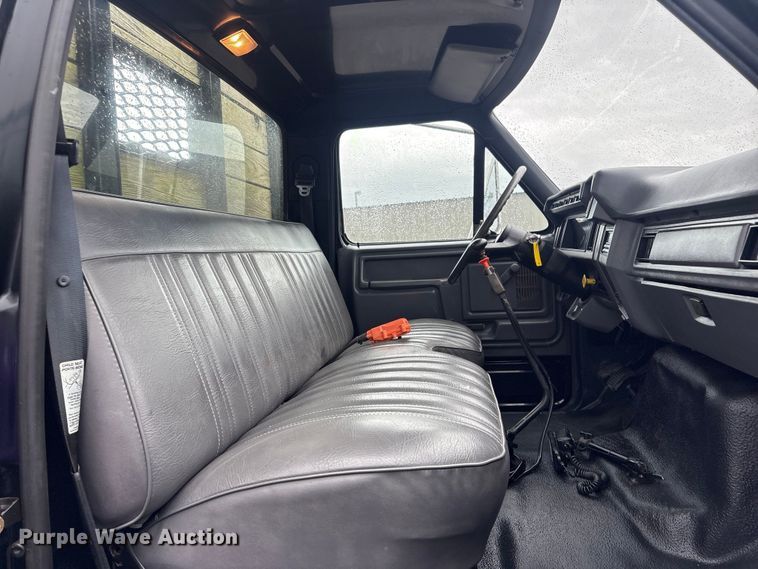 image for item EG9214 1994 Ford F600 dump flatbed truck