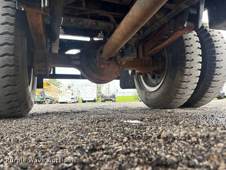 image for item EG9214 1994 Ford F600 dump flatbed truck