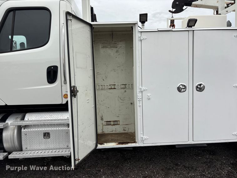 image for item EG9217 2012 Freightliner Business Class M2 Crew Cab utility / service truck