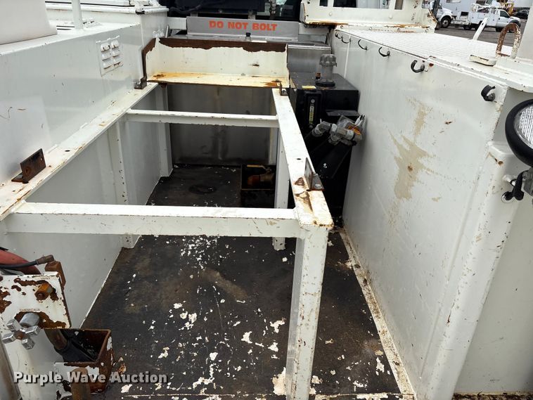 image for item EG9217 2012 Freightliner Business Class M2 Crew Cab utility / service truck