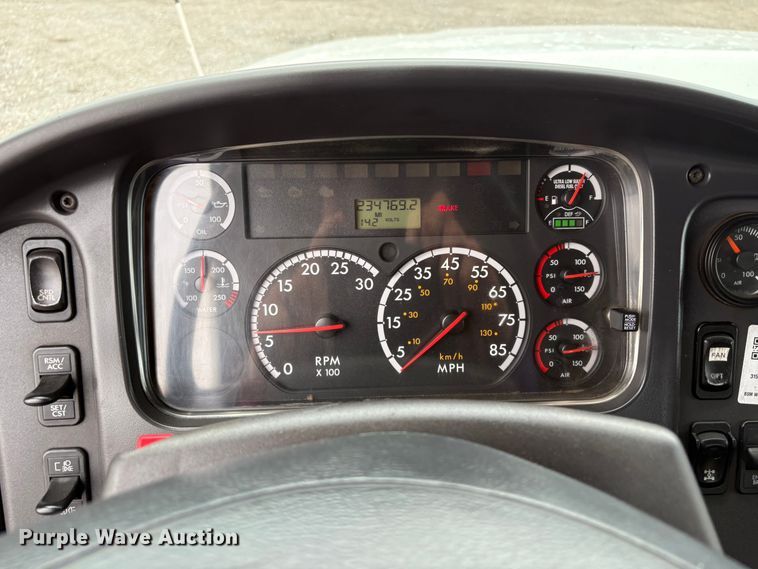 image for item EG9217 2012 Freightliner Business Class M2 Crew Cab utility / service truck