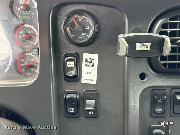 image for item EG9217 2012 Freightliner Business Class M2 Crew Cab utility / service truck