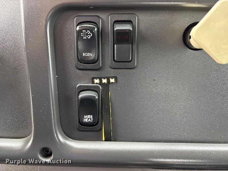 image for item EG9217 2012 Freightliner Business Class M2 Crew Cab utility / service truck