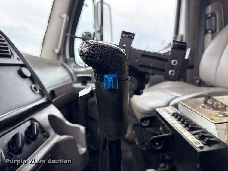 image for item EG9217 2012 Freightliner Business Class M2 Crew Cab utility / service truck