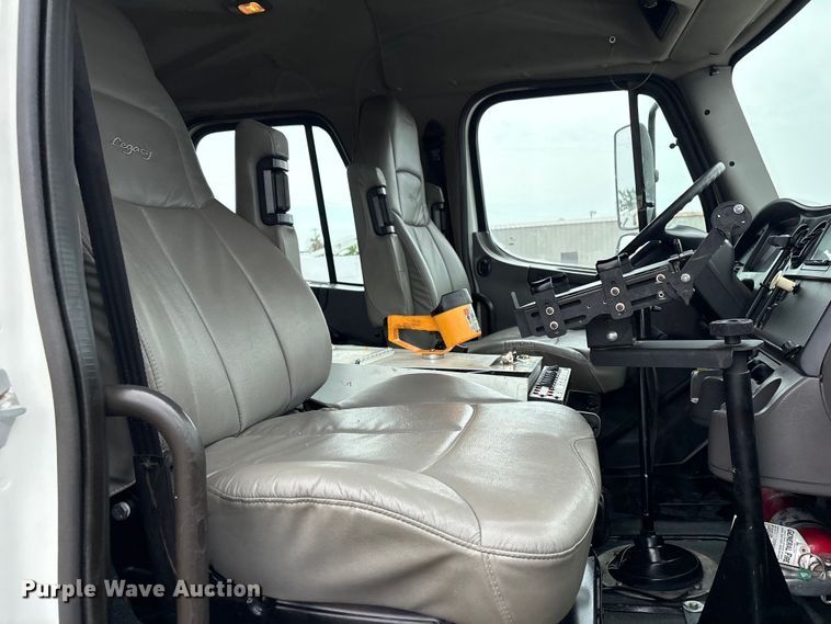 image for item EG9217 2012 Freightliner Business Class M2 Crew Cab utility / service truck