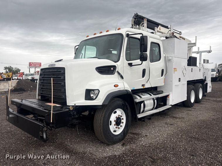 image for item EG9218 2014 Freightliner 108SD Crew Cab utility / service truck