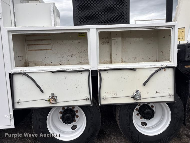 image for item EG9218 2014 Freightliner 108SD Crew Cab utility / service truck