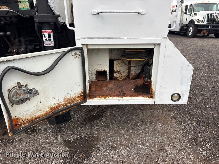 image for item EG9218 2014 Freightliner 108SD Crew Cab utility / service truck
