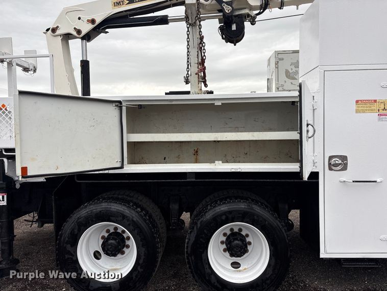 image for item EG9218 2014 Freightliner 108SD Crew Cab utility / service truck