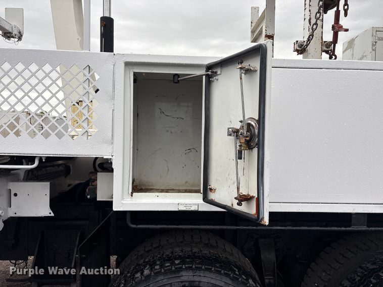 image for item EG9218 2014 Freightliner 108SD Crew Cab utility / service truck