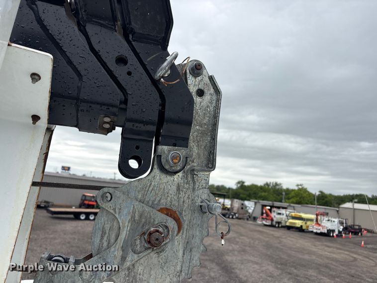 image for item EG9218 2014 Freightliner 108SD Crew Cab utility / service truck