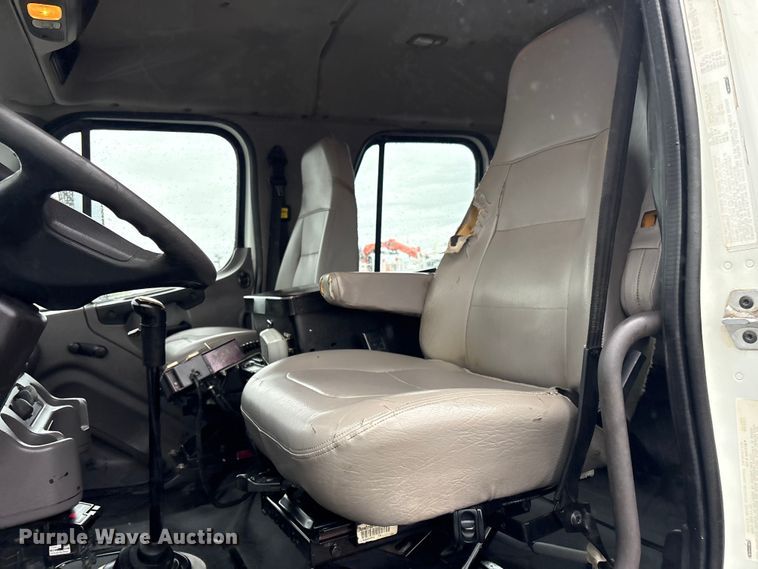 image for item EG9218 2014 Freightliner 108SD Crew Cab utility / service truck