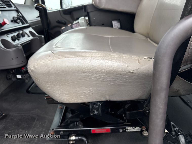 image for item EG9218 2014 Freightliner 108SD Crew Cab utility / service truck