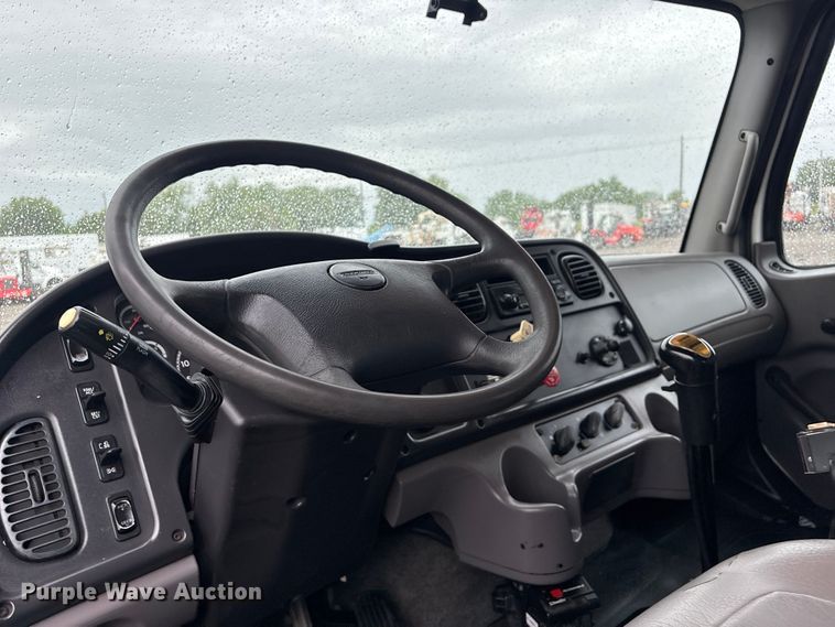 image for item EG9218 2014 Freightliner 108SD Crew Cab utility / service truck