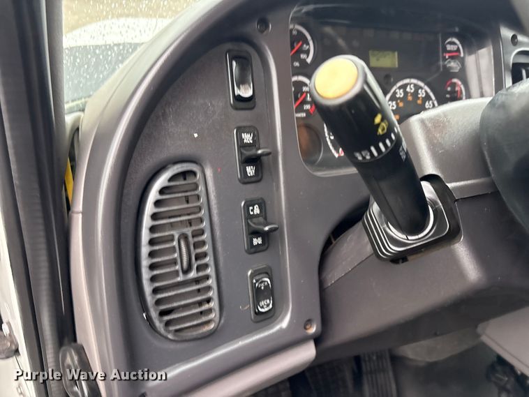image for item EG9218 2014 Freightliner 108SD Crew Cab utility / service truck