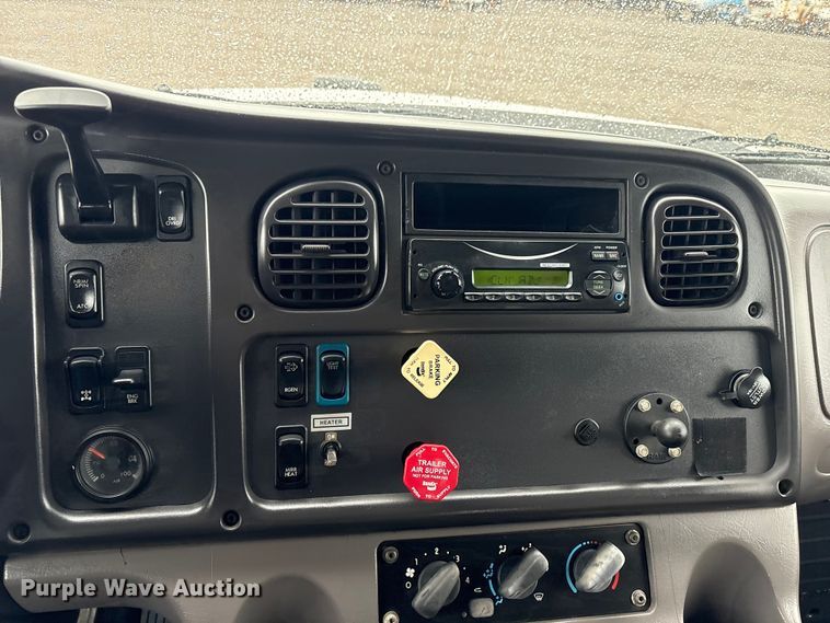 image for item EG9218 2014 Freightliner 108SD Crew Cab utility / service truck