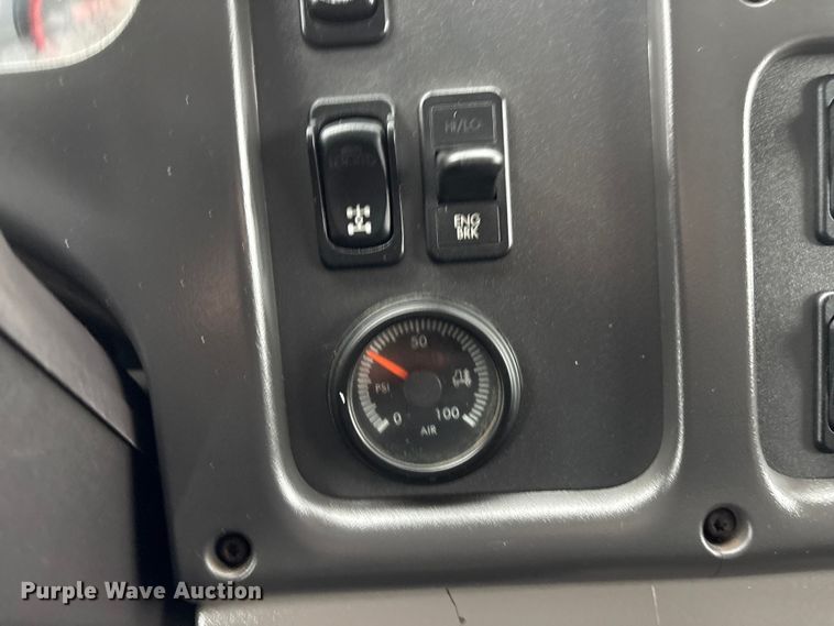 image for item EG9218 2014 Freightliner 108SD Crew Cab utility / service truck