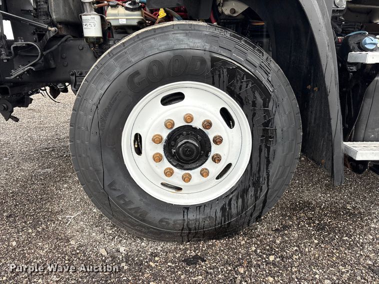 image for item EG9218 2014 Freightliner 108SD Crew Cab utility / service truck