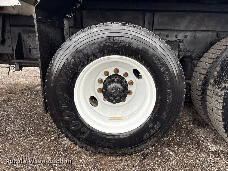 image for item EG9218 2014 Freightliner 108SD Crew Cab utility / service truck