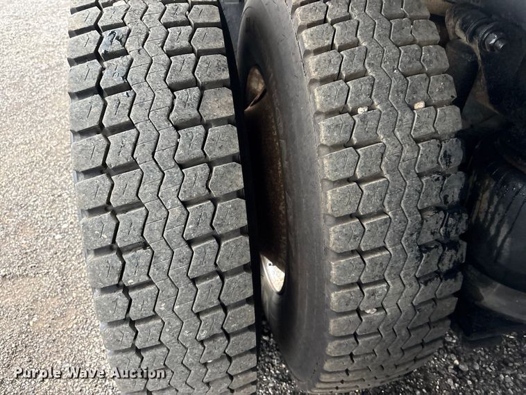 image for item EG9218 2014 Freightliner 108SD Crew Cab utility / service truck