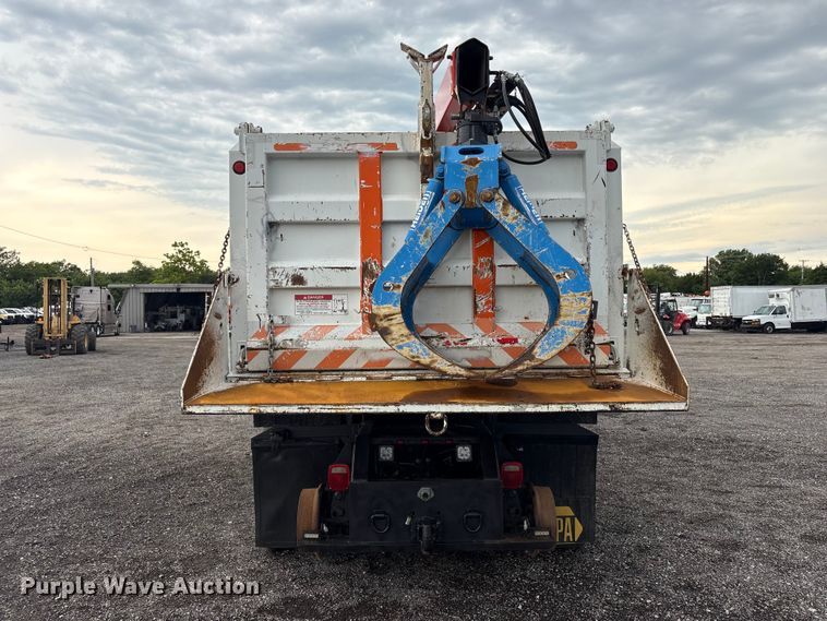 image for item EG9221 2012 Freightliner Business Class M2 grapple truck
