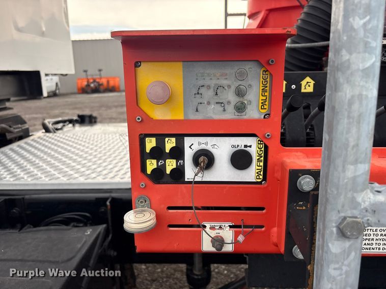 image for item EG9221 2012 Freightliner Business Class M2 grapple truck