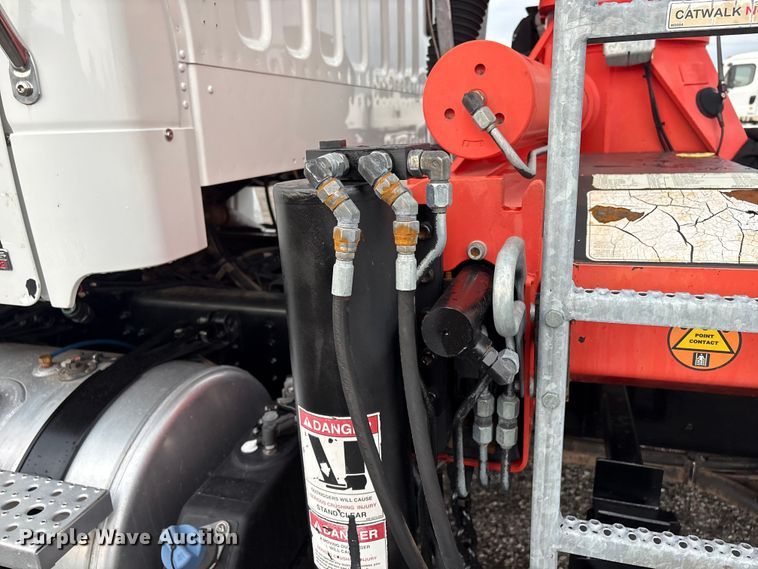 image for item EG9221 2012 Freightliner Business Class M2 grapple truck
