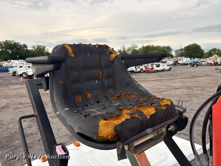 image for item EG9221 2012 Freightliner Business Class M2 grapple truck