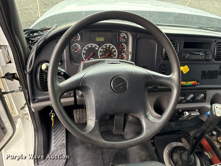 image for item EG9221 2012 Freightliner Business Class M2 grapple truck