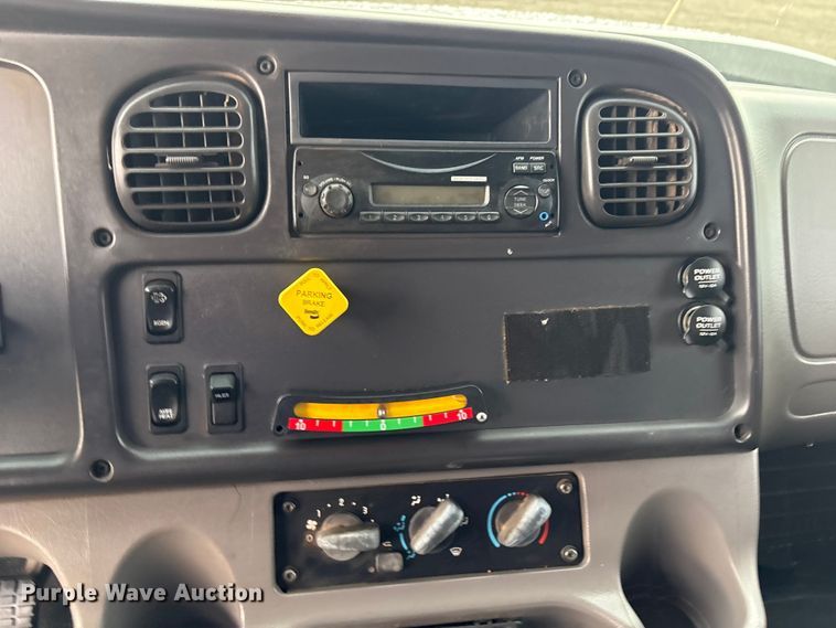 image for item EG9221 2012 Freightliner Business Class M2 grapple truck