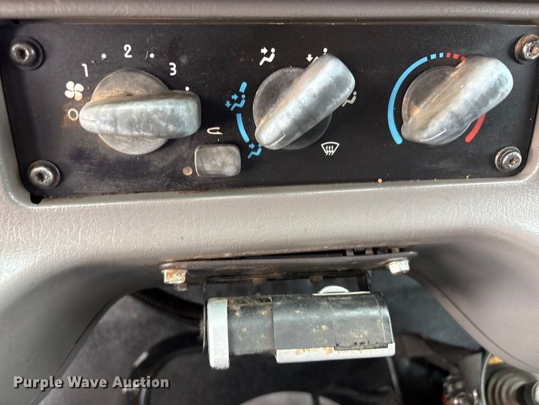 image for item EG9221 2012 Freightliner Business Class M2 grapple truck