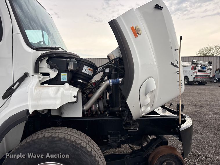 image for item EG9221 2012 Freightliner Business Class M2 grapple truck