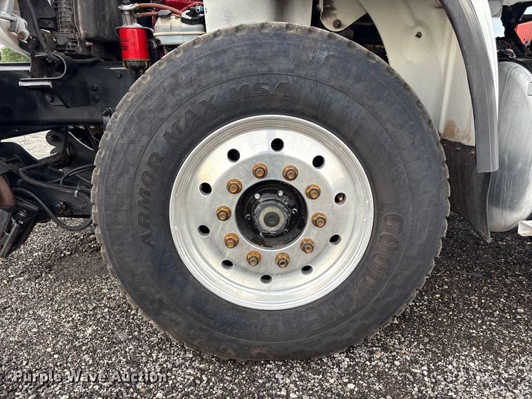 image for item EG9221 2012 Freightliner Business Class M2 grapple truck