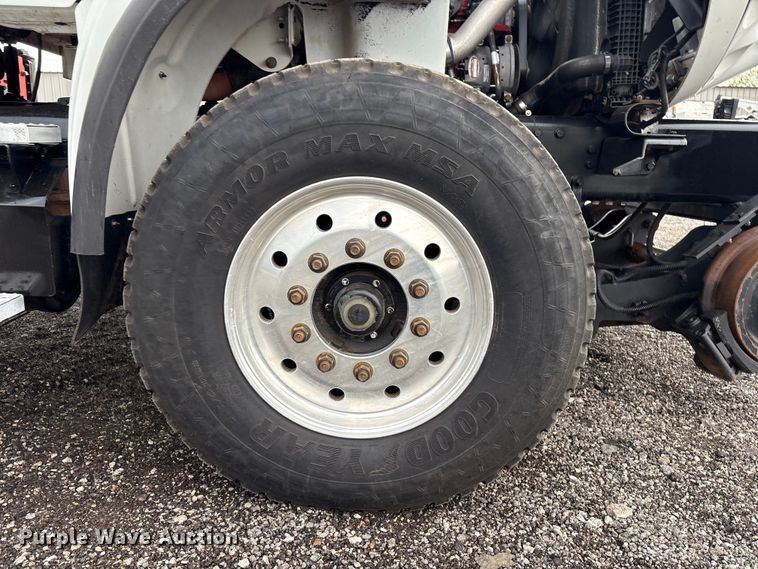image for item EG9221 2012 Freightliner Business Class M2 grapple truck