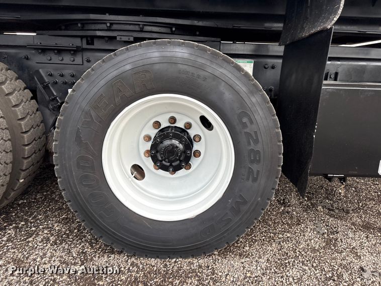 image for item EG9221 2012 Freightliner Business Class M2 grapple truck