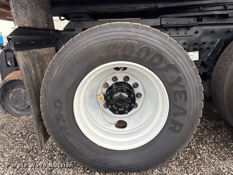 image for item EG9221 2012 Freightliner Business Class M2 grapple truck