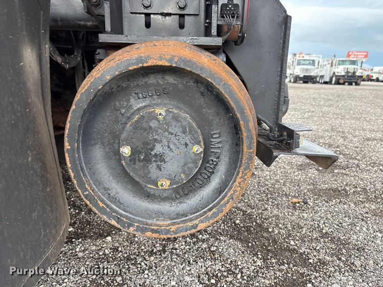 image for item EG9221 2012 Freightliner Business Class M2 grapple truck