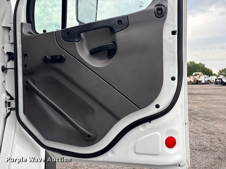 image for item EG9222 2012 Freightliner Business Class M2 Ext. Cab crane truck