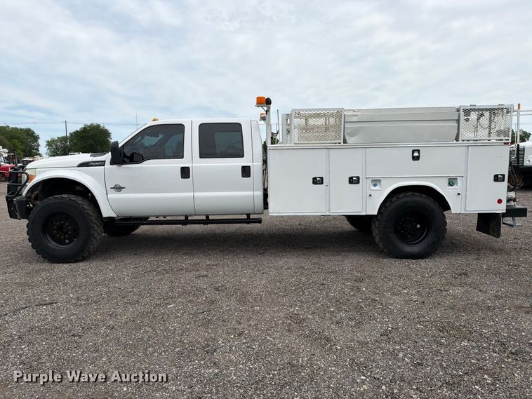 image for item EG9225 2016 Ford F550 Super Duty Crew Cab utility / service truck