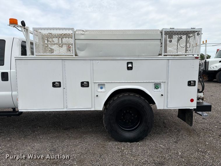image for item EG9225 2016 Ford F550 Super Duty Crew Cab utility / service truck