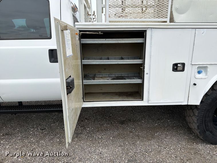 image for item EG9225 2016 Ford F550 Super Duty Crew Cab utility / service truck