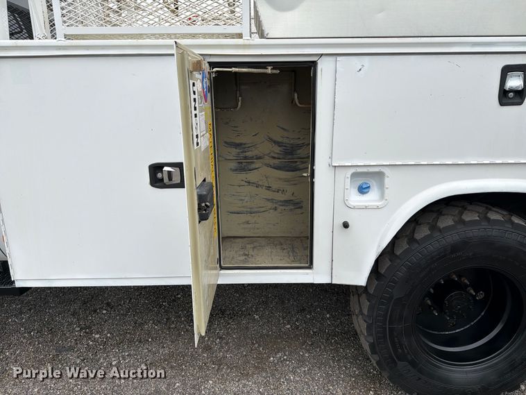 image for item EG9225 2016 Ford F550 Super Duty Crew Cab utility / service truck