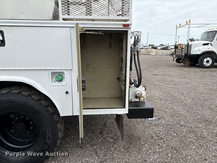 image for item EG9225 2016 Ford F550 Super Duty Crew Cab utility / service truck