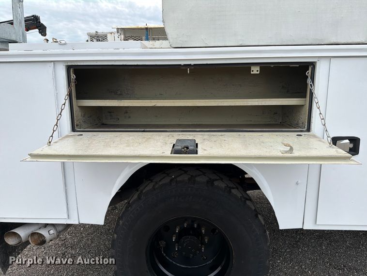 image for item EG9225 2016 Ford F550 Super Duty Crew Cab utility / service truck